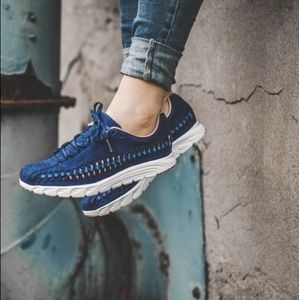 Nike | Navy Mayfly Woven